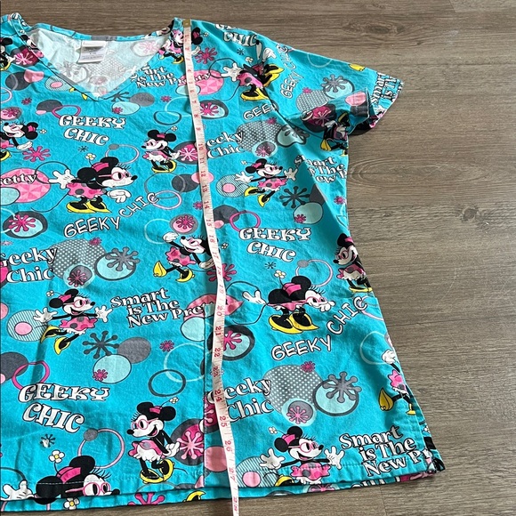 Disney Minnie Mouse L scrub top - Picture 5 of 8